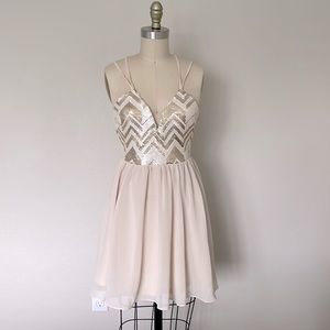 Nude party dress - Sequin :: A-line skirt :: Adjustable stand